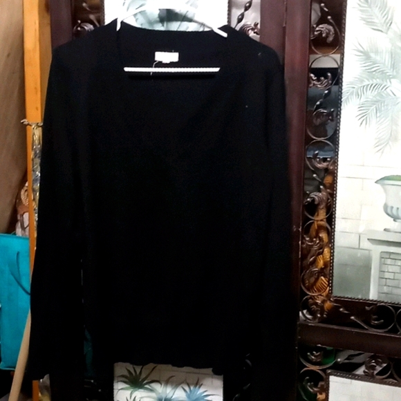 Sweater - Picture 1 of 1